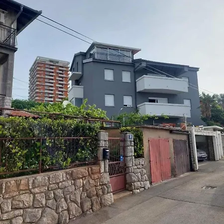 Apartments Skoljka Rijeka Exterior photo